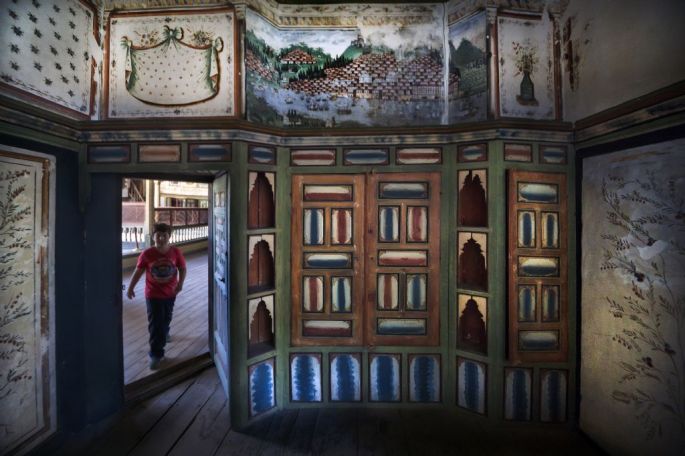 caner-baser-sergileme-dijital-03-cakiraga-konagi-dolaplari