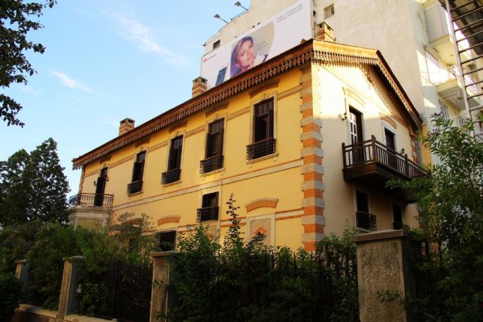 nalan-turkoglu-sergileme-dijital-03-lochner-kosku-karsiyaka