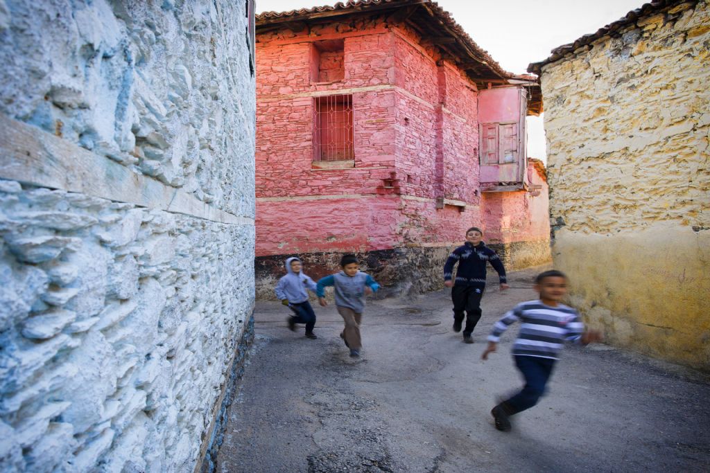 19-ahmet-zeki-okur-kula-sokaklari-sergileme