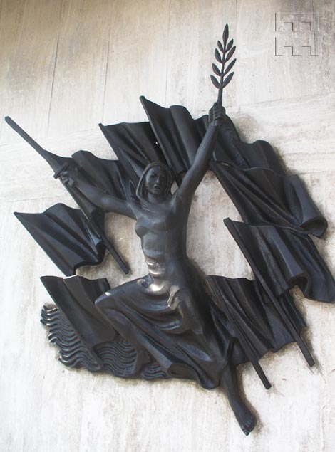 1971-yapi-kredi-9-eylul-50-yil-rolyefi