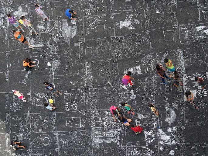 andrej-belovezcik-slovakya-sergileme-children-day