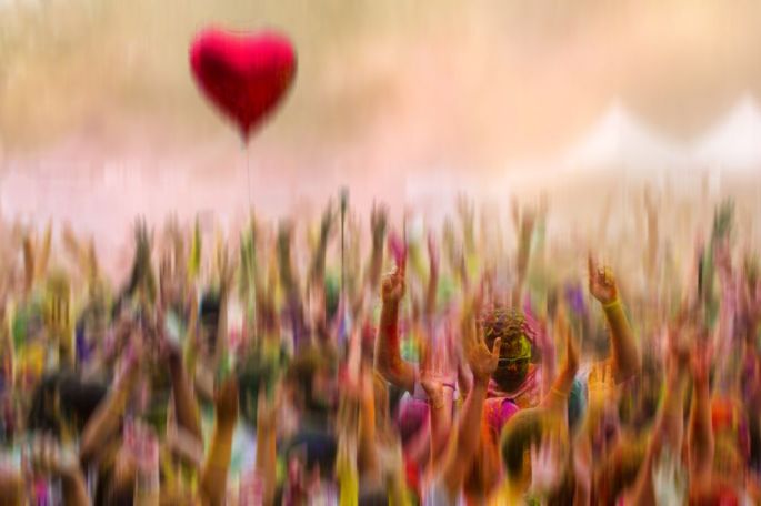 kenan-kahraman-sergileme-colorful-in-peace