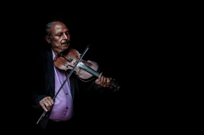 tuna-akcay-sergileme-keskin