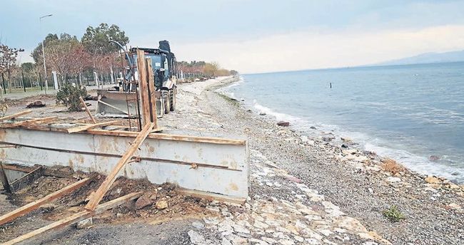 650x344-inciraltindaki-kacak-duvar-insaati-durdu-1486062470961