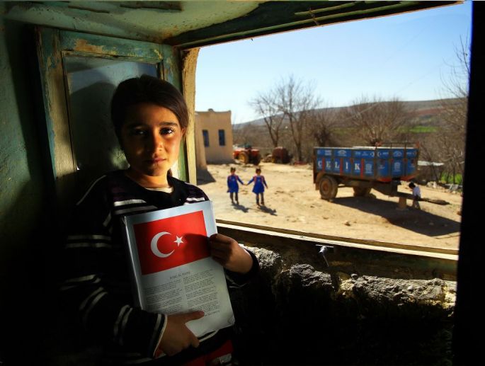 Veli Dölek - Sergileme - Kitap