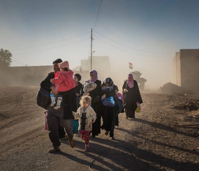 Iraq. Internally displaced Iraqis flee fighting in Mosul
