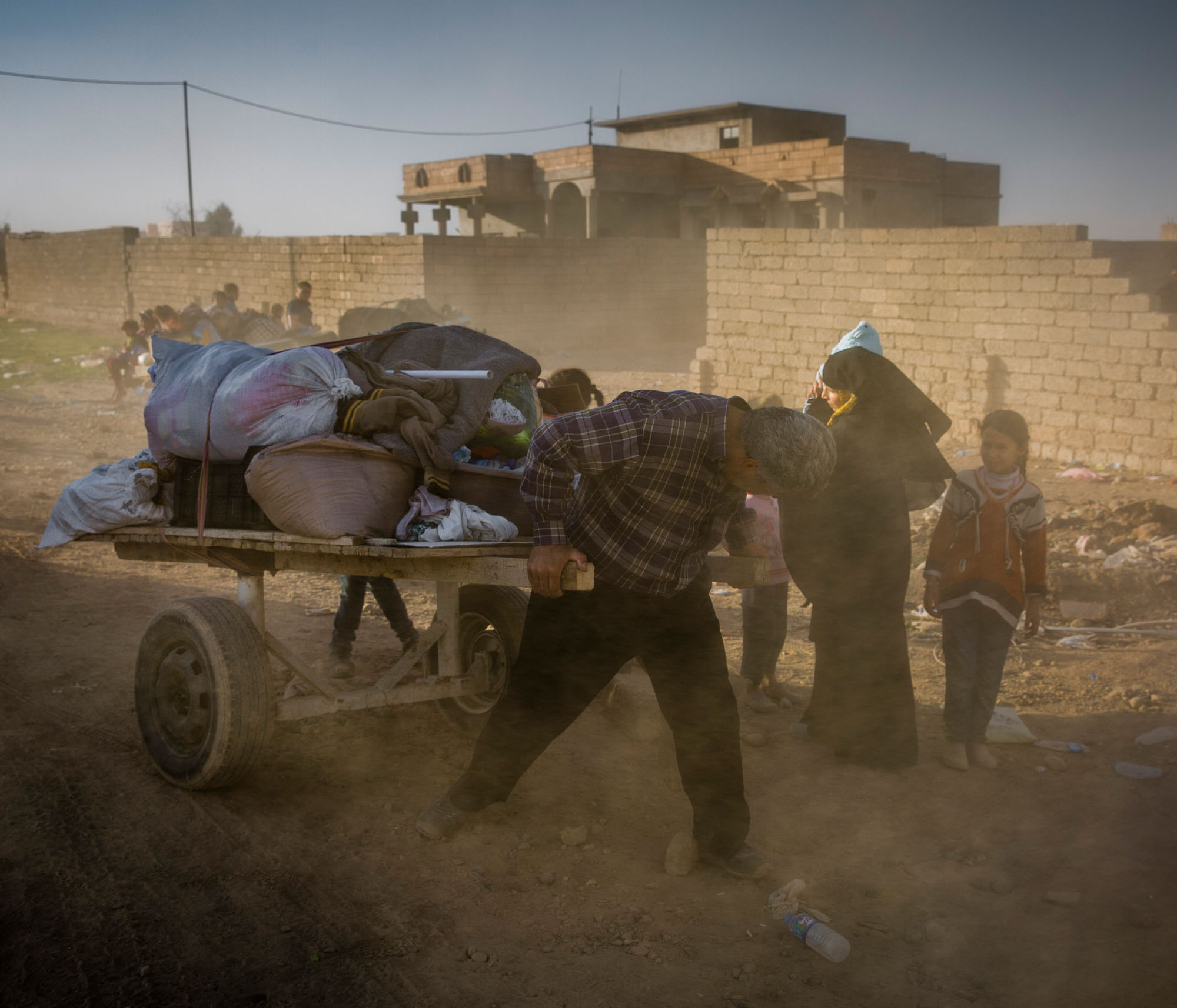 Iraq. Internally displaced Iraqis flee fighting in Mosul