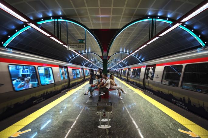 Ercan Deveci - Sergileme - Metro