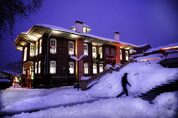 Orhan Turan - Sergileme - Geçmişten Geleceğe