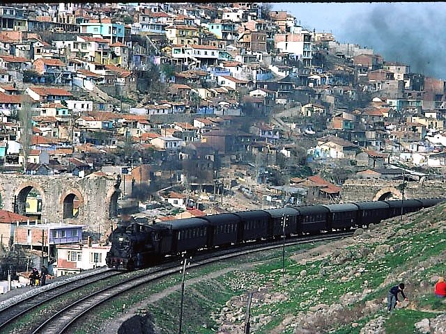 15903_44017_izmir_suburbs_21_march_76