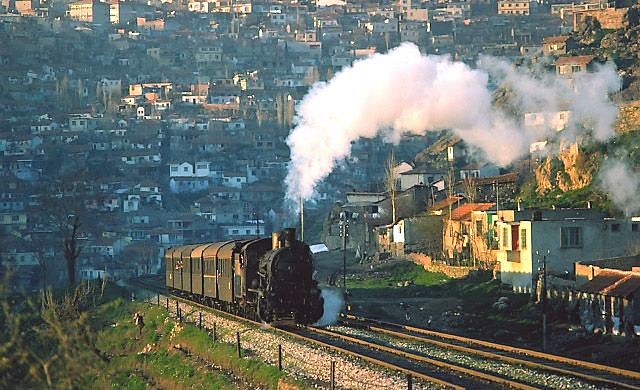 17525_44000_in_izmir_suburbs_6_march_77