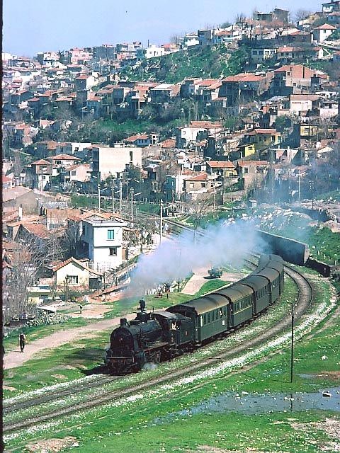 17584_44000_in_izmir_suburbs_7_march_77