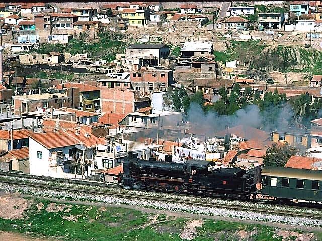 17586_44000_in_izmir_suburbs_7_march_77