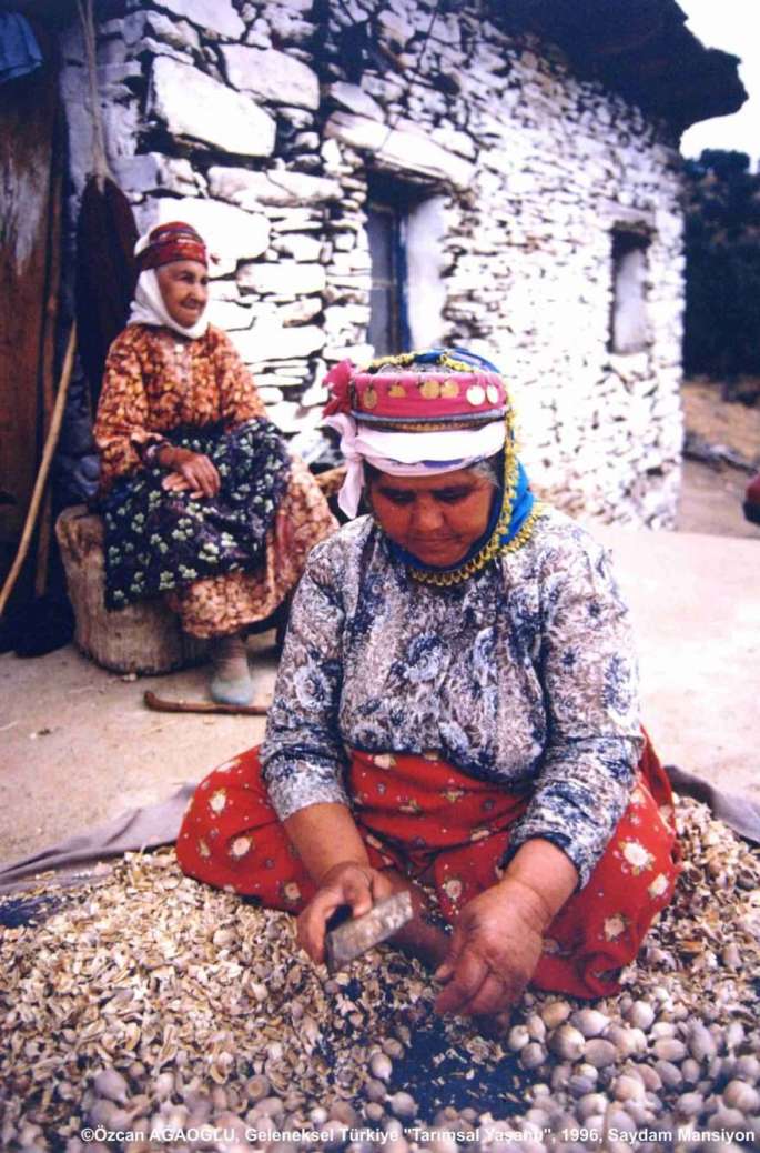 GT5FY-SAYDAM-MAN.-HASHAS-OZCAN-AGAOGLU-880x1334