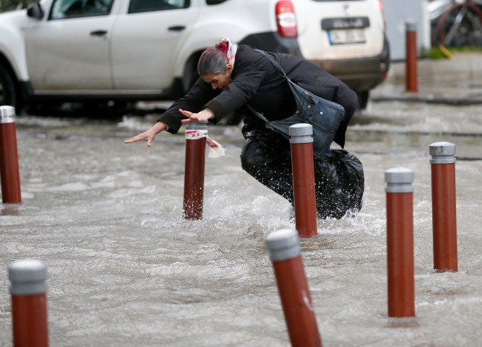 İzmir'de fırtına