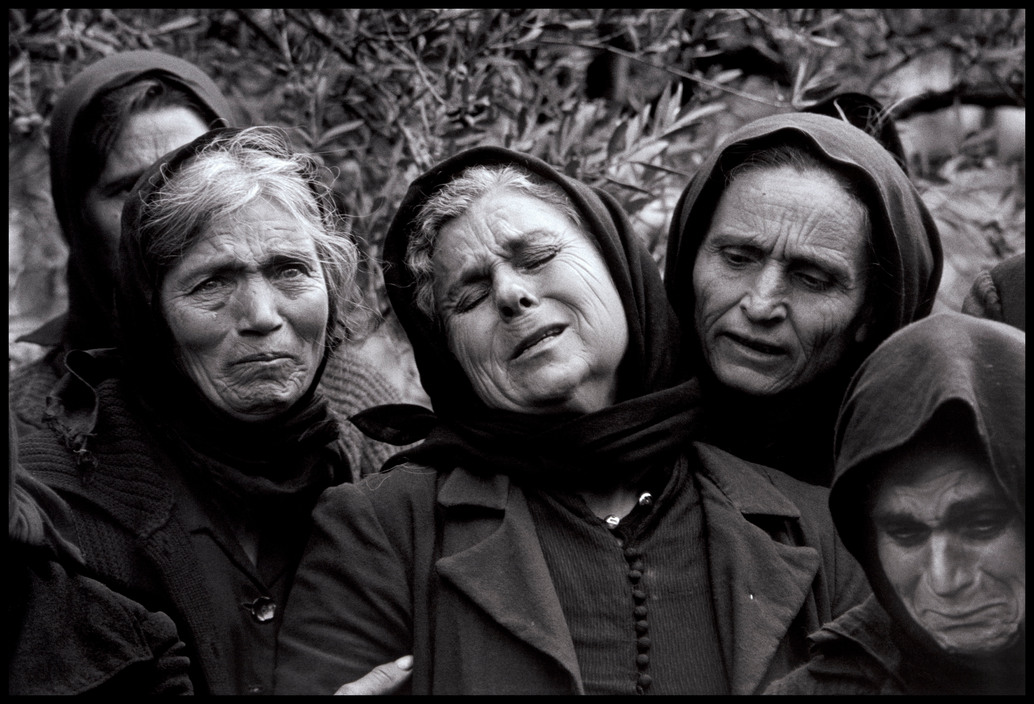 GREECE. Mani. Pirgos Dirou. 1962. Woman at graveside. "A Greek Portfolio"