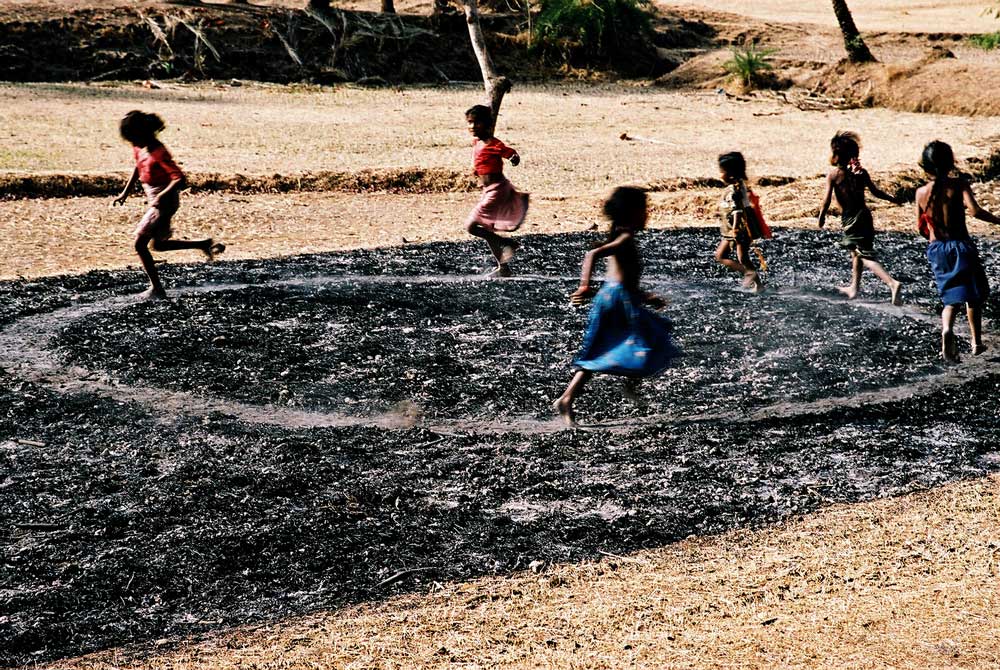 45 A Walking And Running Circle Warli Tribal Land Maharastra India 2003