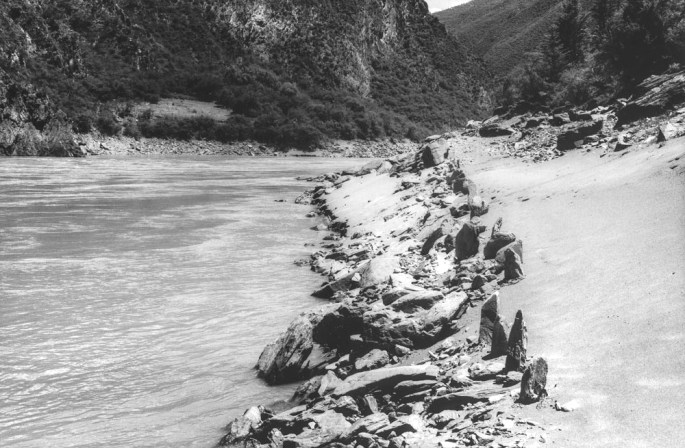 69 River Yangtze Stone Line China 2010