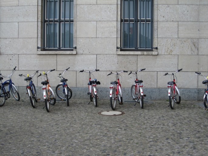 bicycles_bikes_parked_transport_urban_transportation_row-744870 (1)